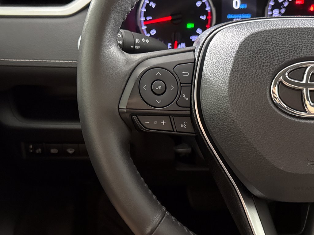 Used 2019 Toyota RAV4 XLE Premium w/ Cold Weather Package FWD image 15