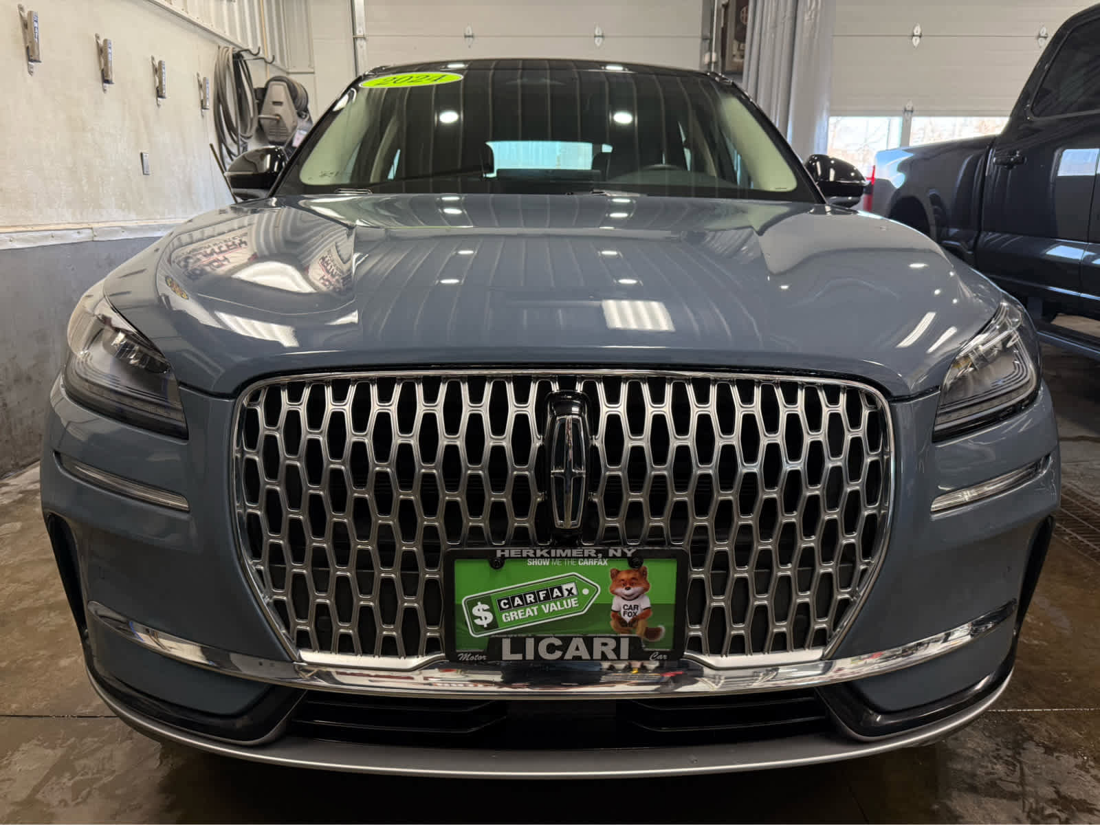 Used 2023 Lincoln Corsair AWD w/ Equipment Group 101A image 2