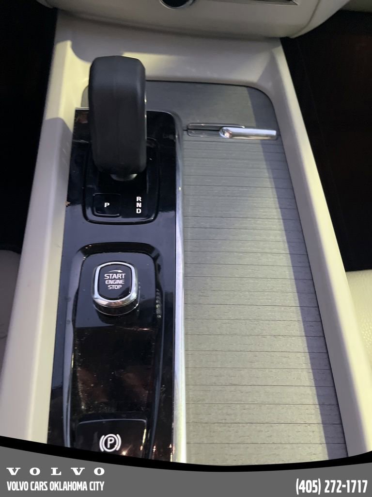 Certified 2024 Volvo XC60 B5 Plus w/ Protection Package Premier image 12