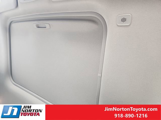 Used 2025 Toyota Sienna XLE image 28