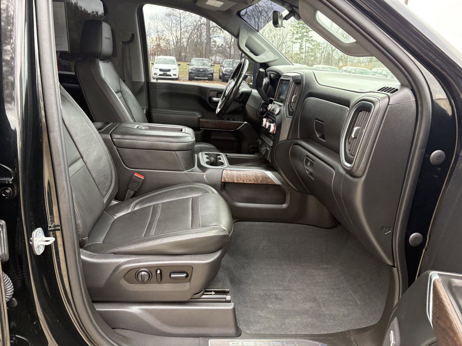 Used 2021 GMC Sierra 3500 Denali w/ Denali Ultimate Package image 19