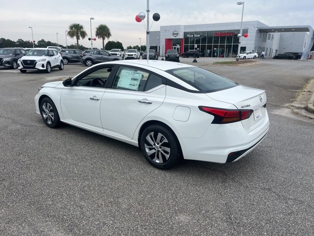 Used 2025 Nissan Altima 2.5 S image 7