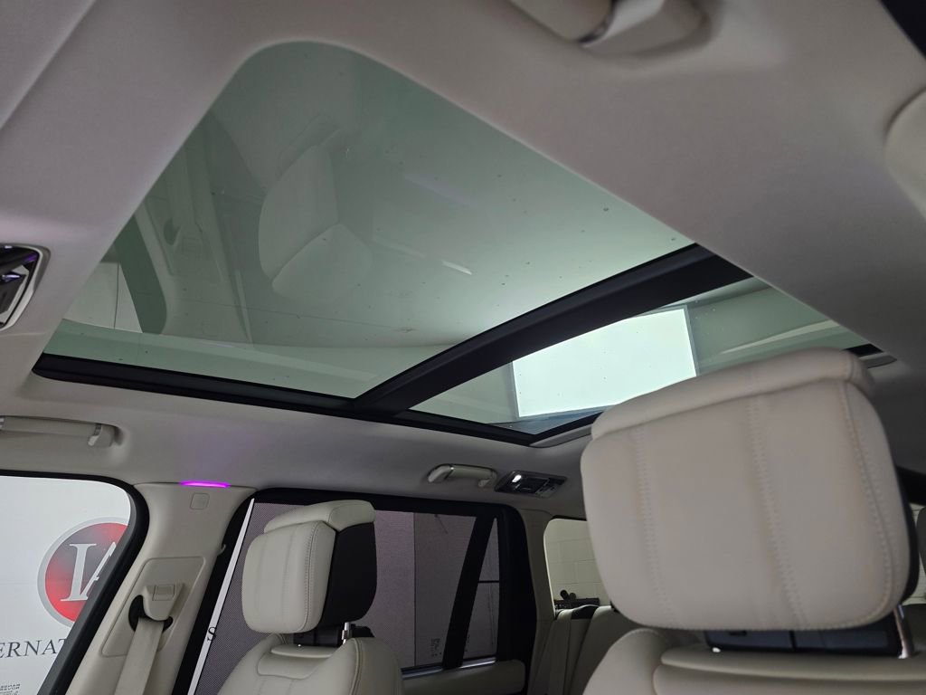 Used 2021 Land Rover Range Rover P525 Westminster Edition LWB AWD/4WD image 19