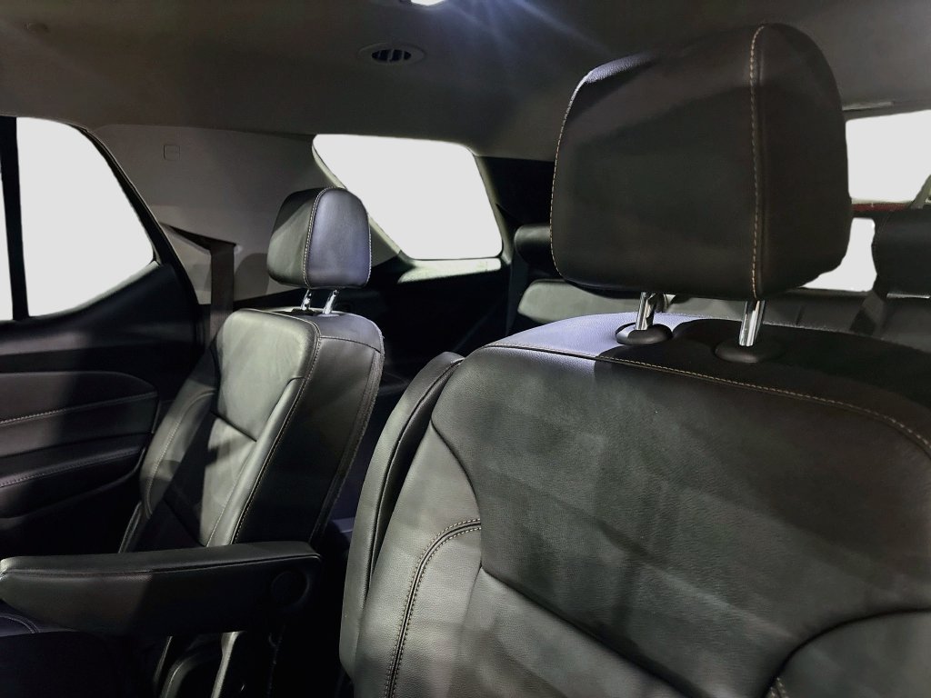 Used 2020 Chevrolet Traverse RS FWD image 19