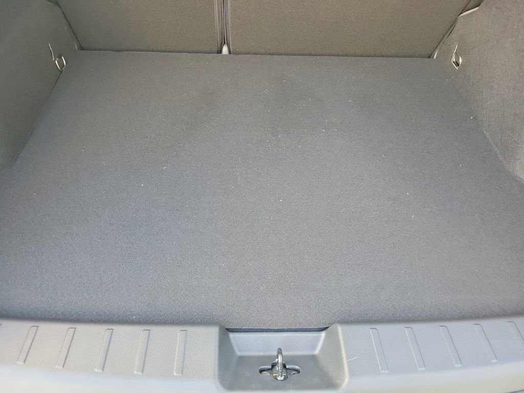 New 2025 Nissan Kicks SR image 13