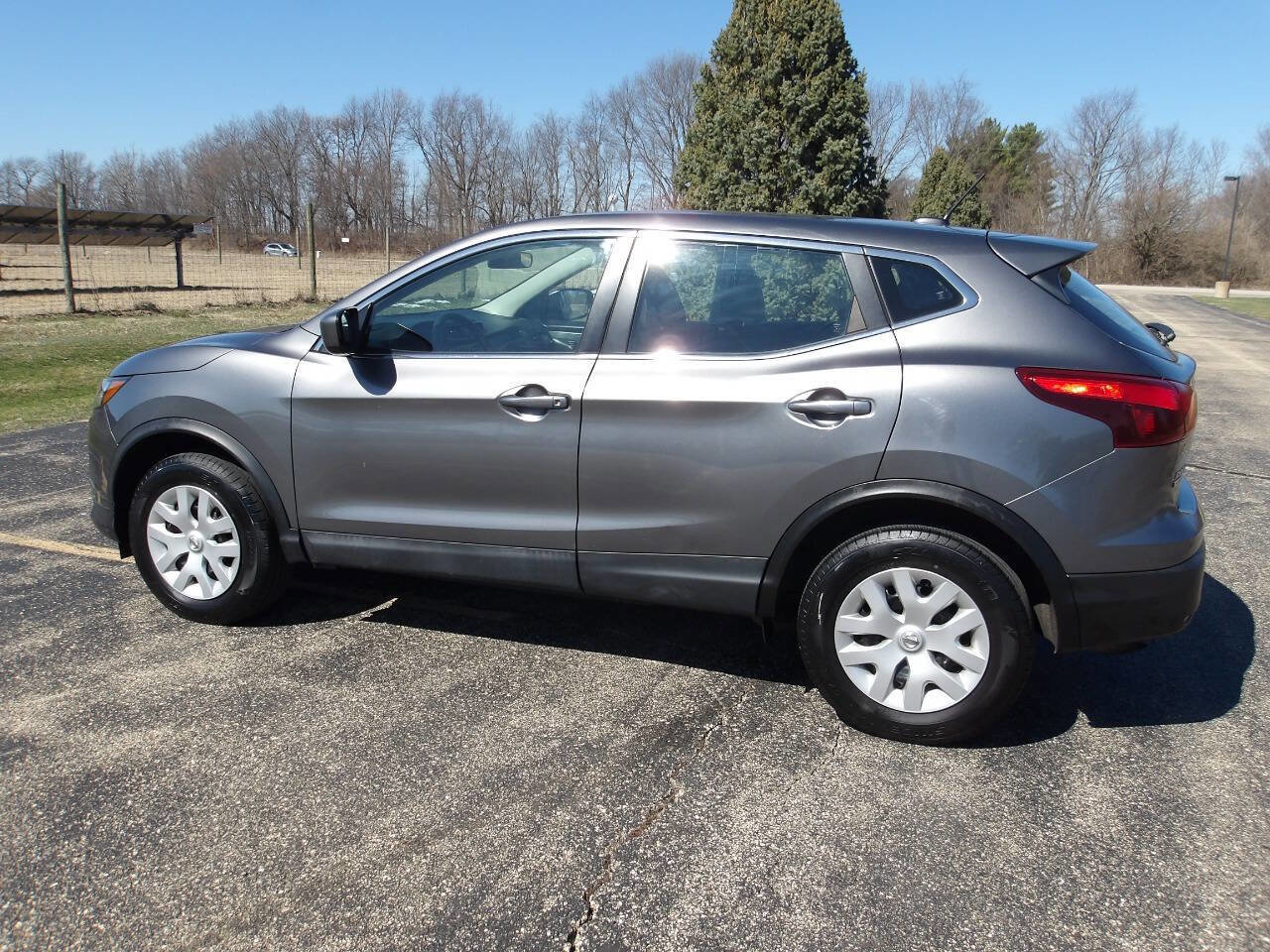 Used 2019 Nissan Rogue Sport S image 12