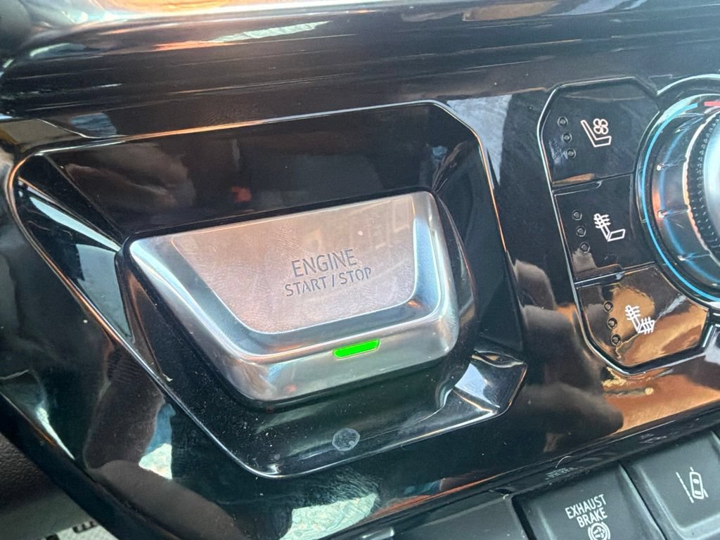 Used 2025 GMC Sierra 2500 Denali Ultimate w/ Max Trailering Package AWD/4WD image 19