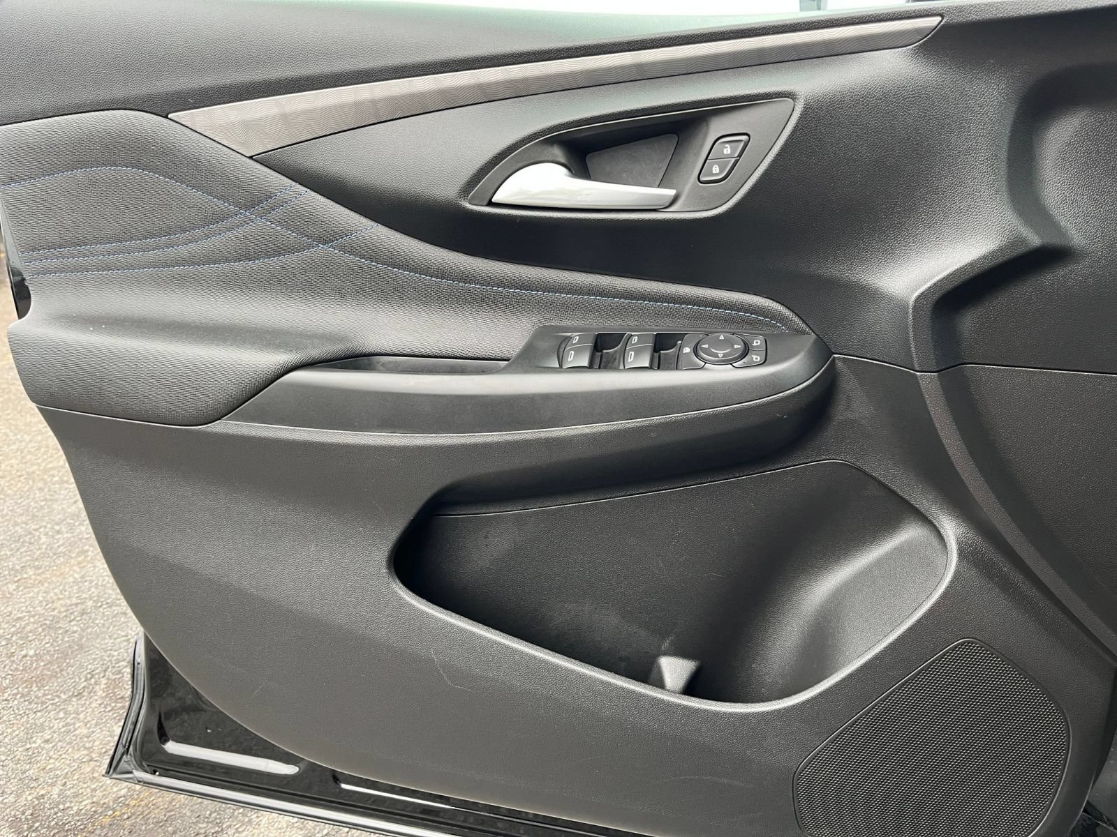 Used 2025 Buick Envista Sport Touring FWD image 18
