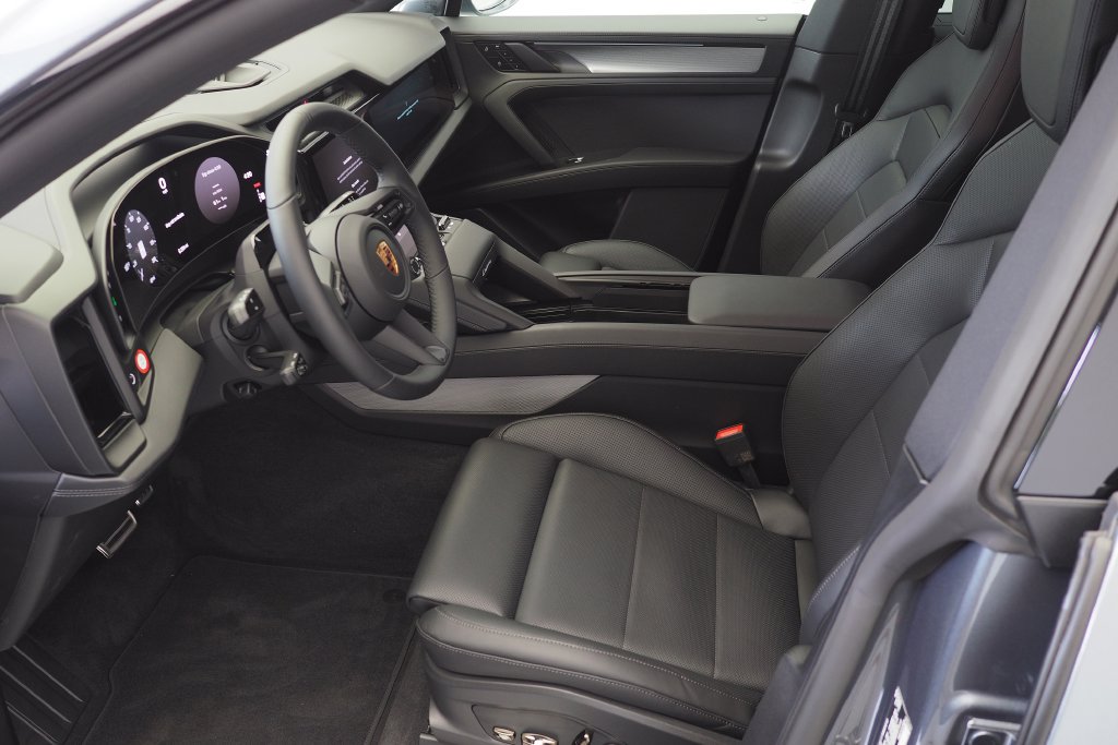 New 2026 Porsche Cayenne Electric Coupe AWD/4WD image 12