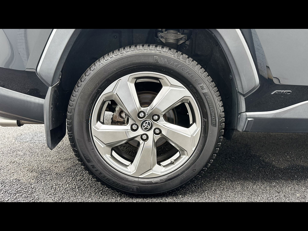 Used 2019 Toyota RAV4 Limited w/ Carpet Mat Package AWD/4WD image 17