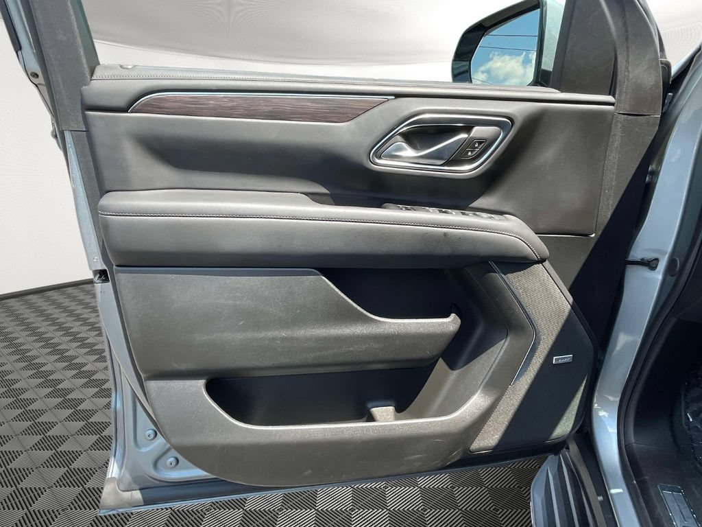Used 2024 Chevrolet Tahoe LT RWD image 16