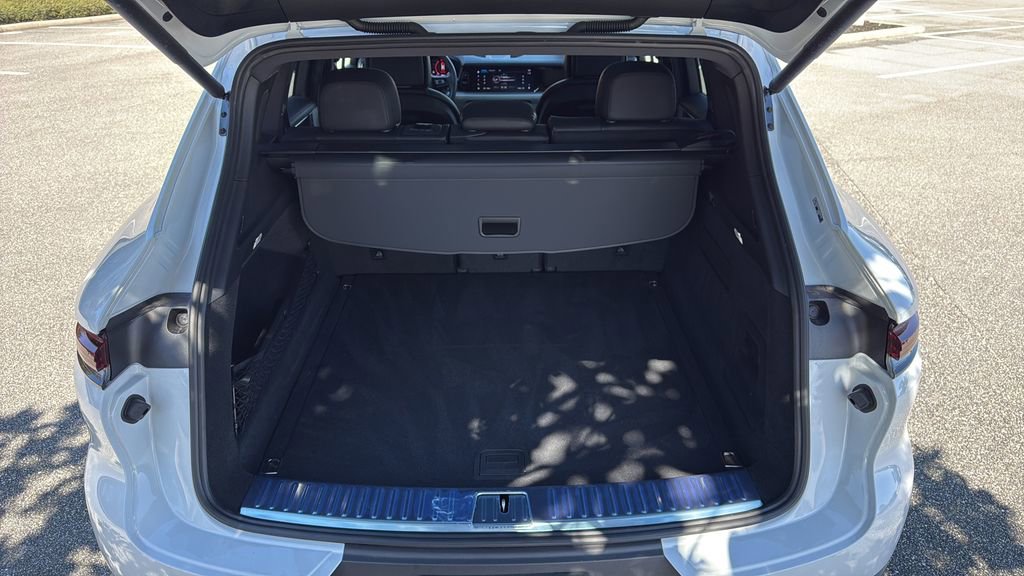 Certified 2026 Porsche Cayenne image 17