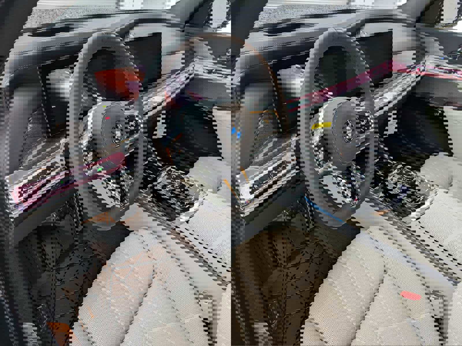 New 2025 BMW 760i xDrive w/ Executive Package image 2