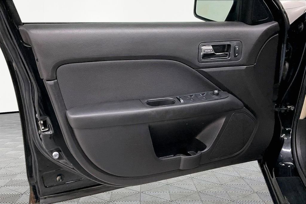 Used 2010 Ford Fusion SE image 21