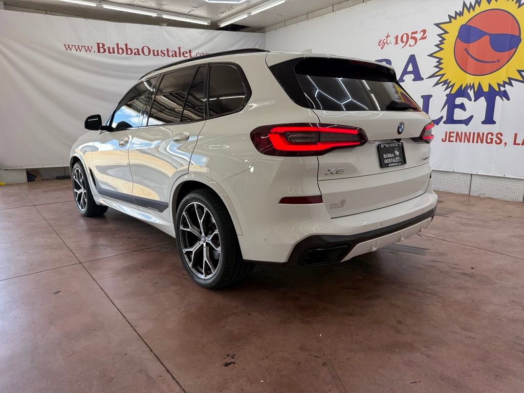 Used 2021 BMW X5 xDrive40i w/ M Sport Package image 3