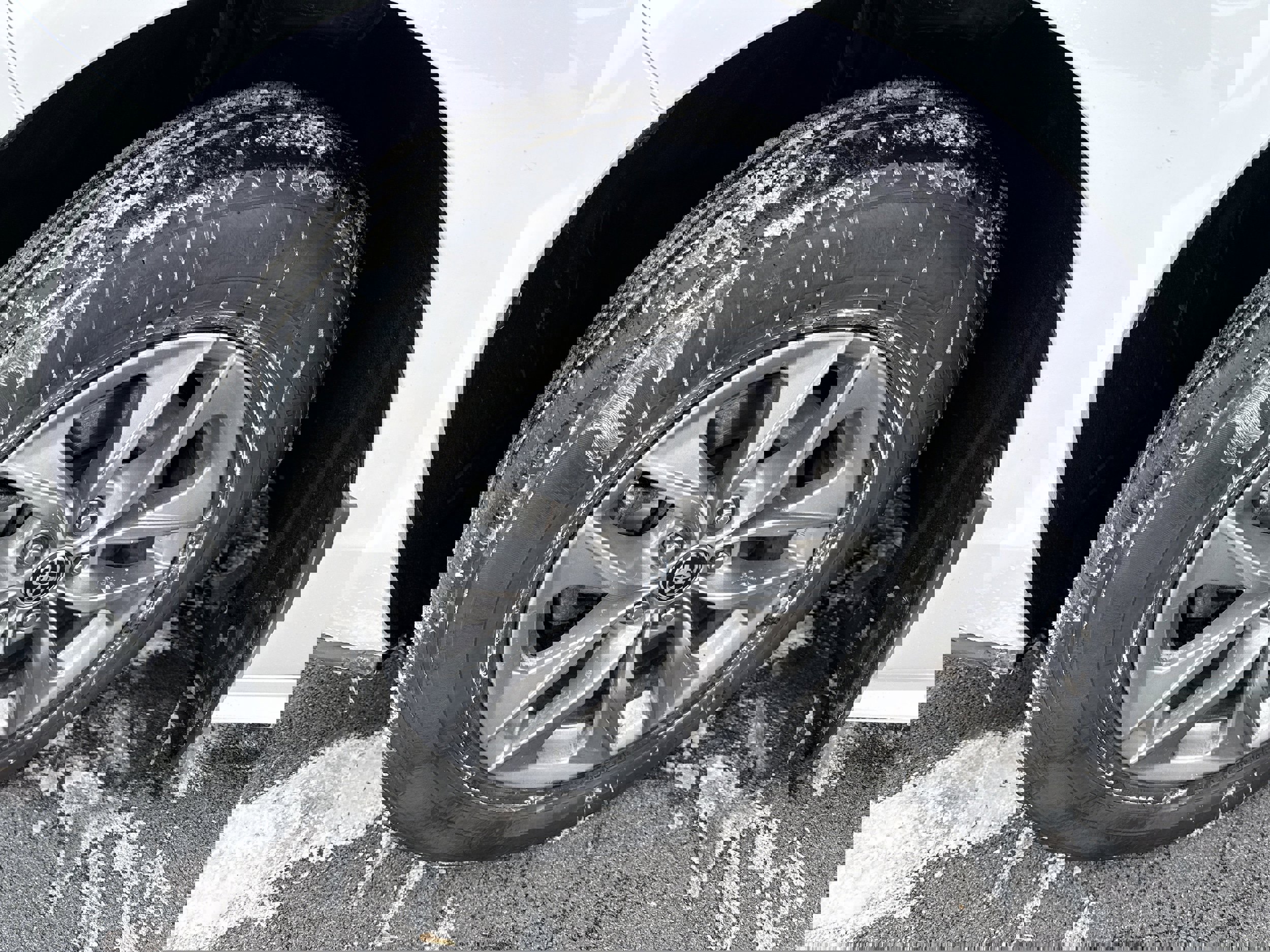 Used 2023 Toyota Sienna XLE image 4