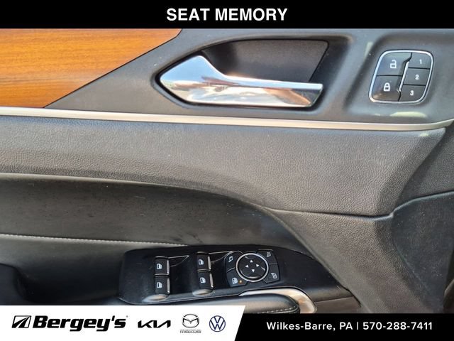 Used 2019 Lincoln MKC Reserve w/ MKC Climate Package AWD/4WD image 15