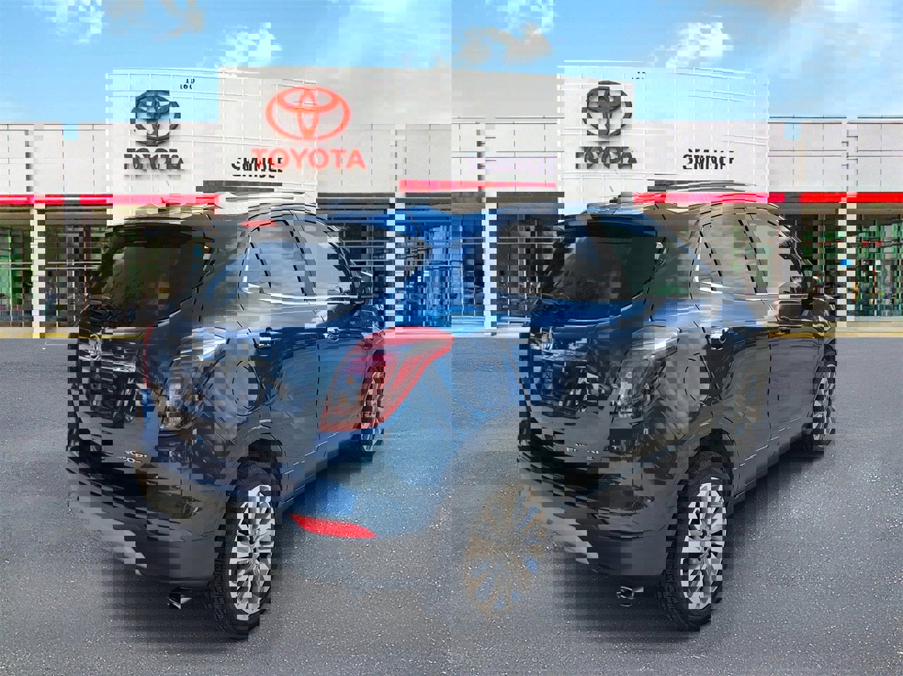 Used 2019 Buick Encore Preferred image 3