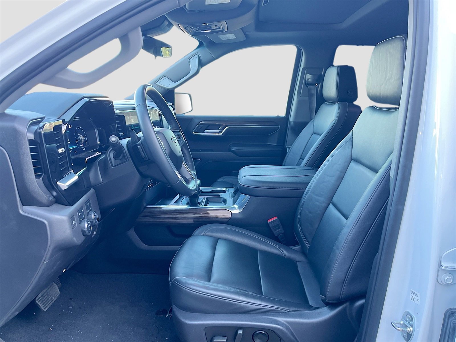 Used 2023 Chevrolet Silverado 1500 LT Trail Boss w/ Convenience Package II image 22