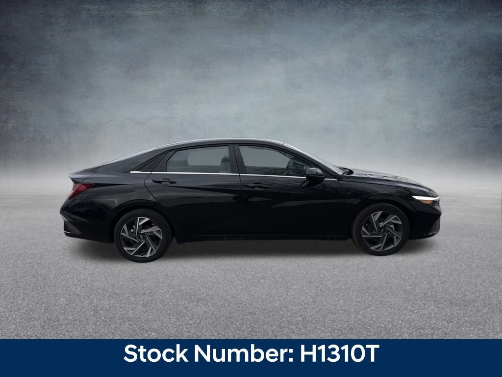 New 2025 Hyundai Elantra Limited image 6