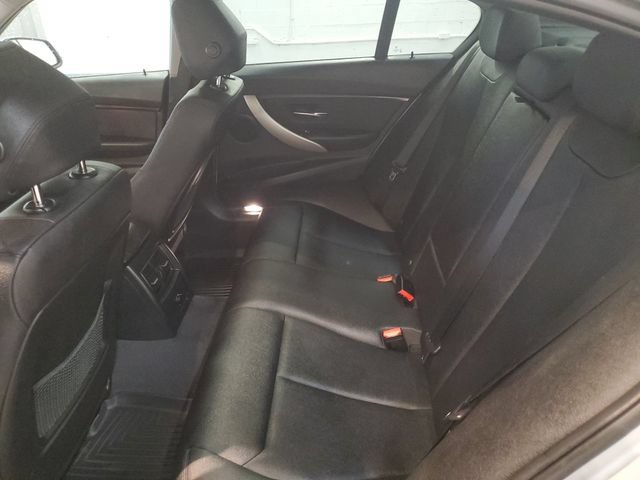 Used 2018 BMW 320i xDrive Sedan AWD/4WD image 26