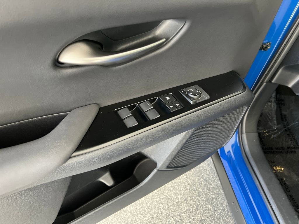 Used 2022 Lexus UX 200 w/ Accessory Package (Z1) image 13