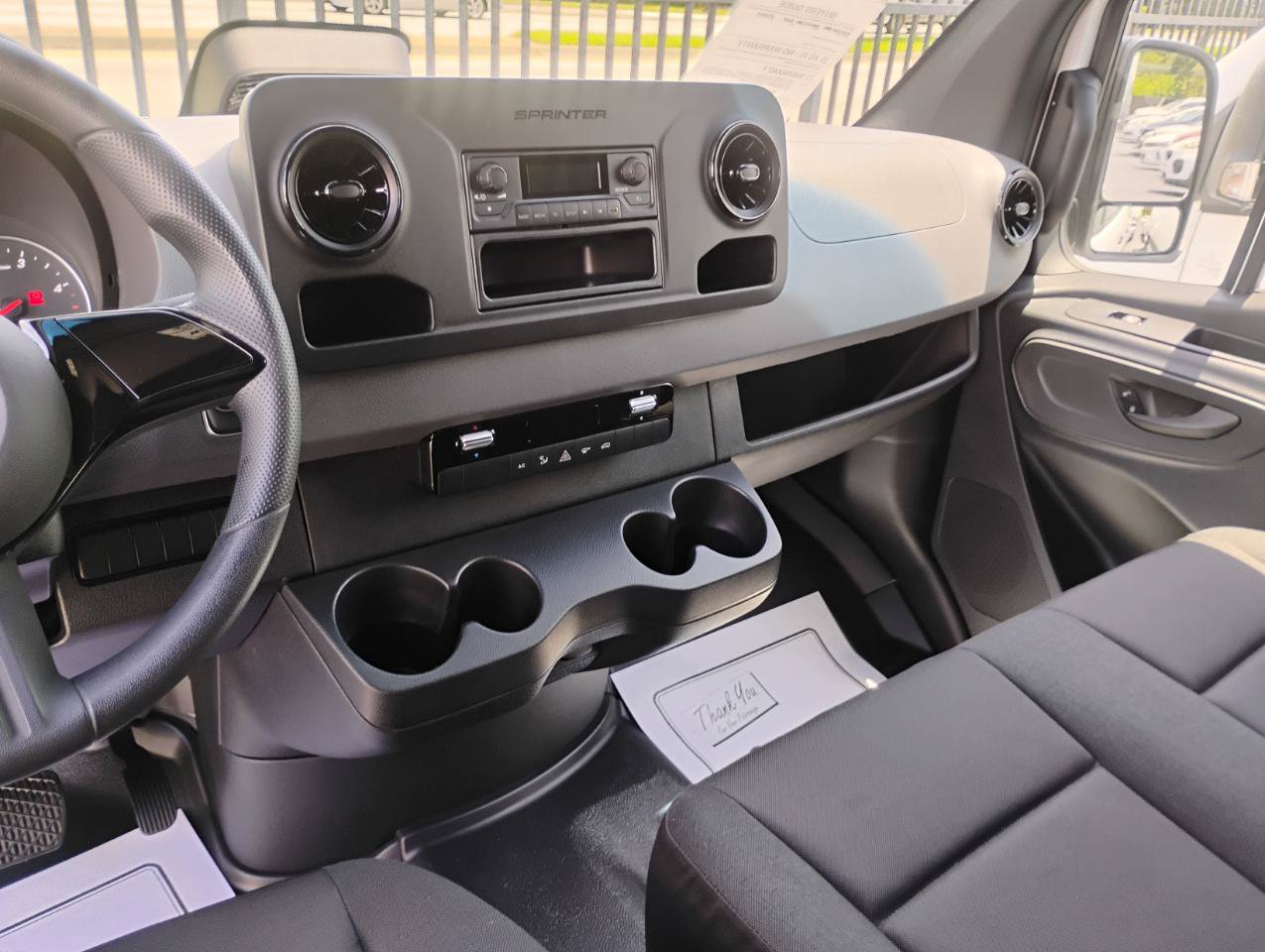 Used 2025 Mercedes-Benz Sprinter 2500 image 38