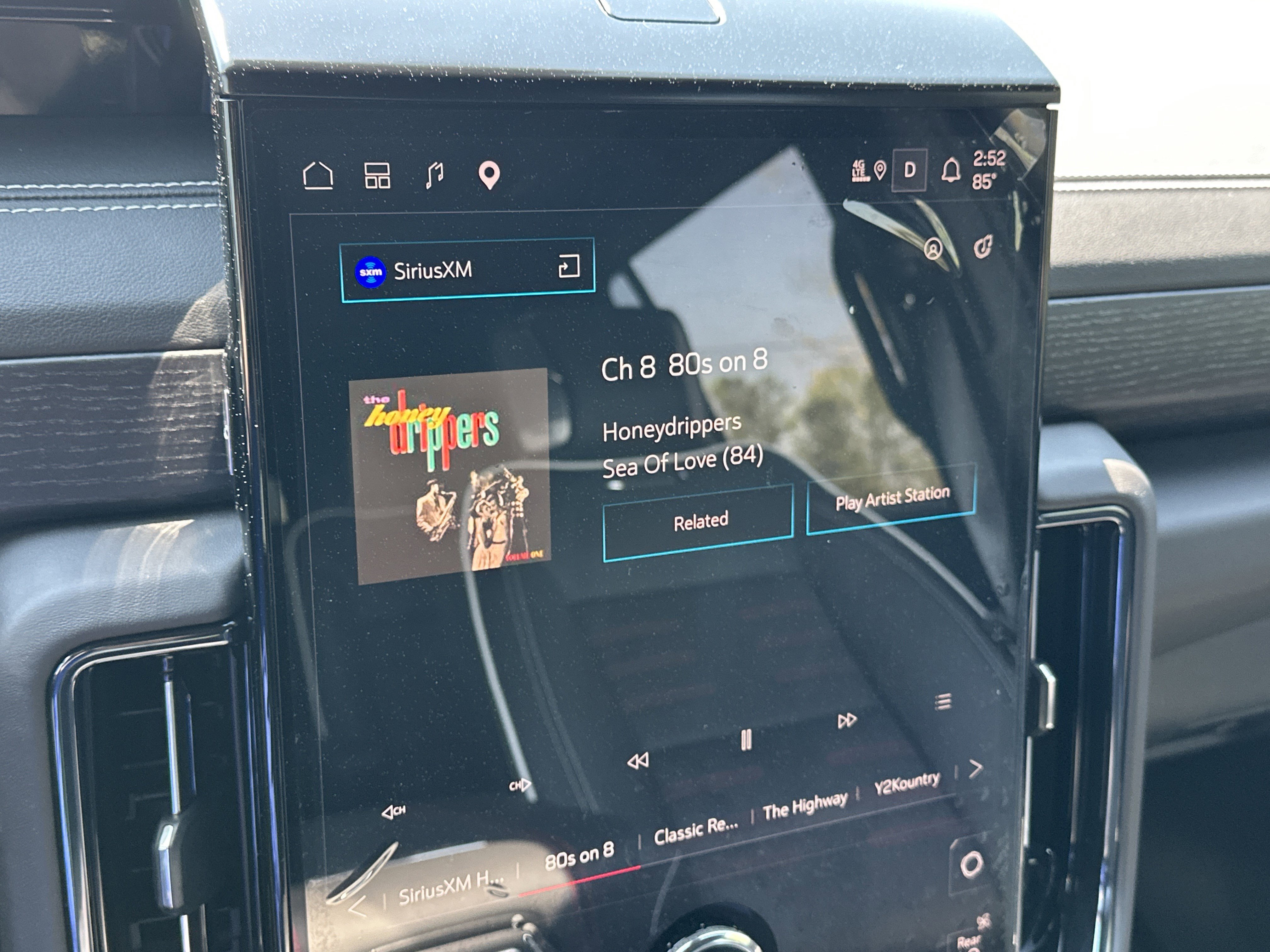 Used 2025 GMC Yukon AT4 Ultimate image 23