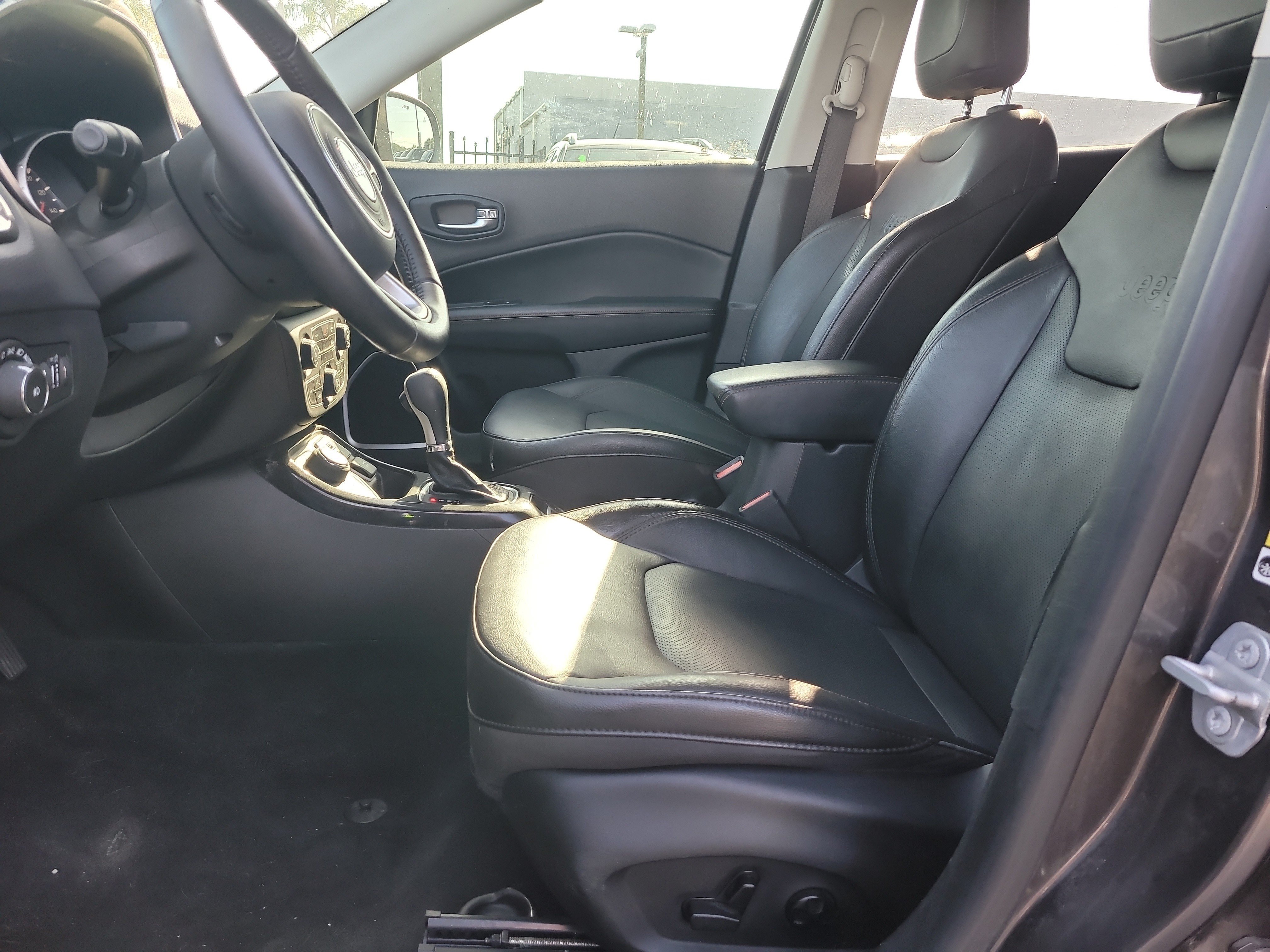 Used 2018 Jeep Compass Limited w/ Navigation Group AWD/4WD image 16