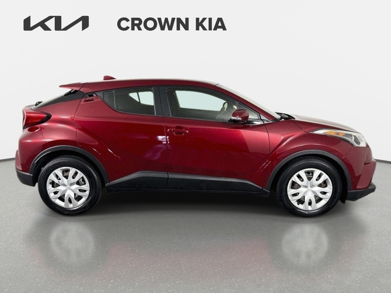 Used 2019 Toyota C-HR LE FWD image 5