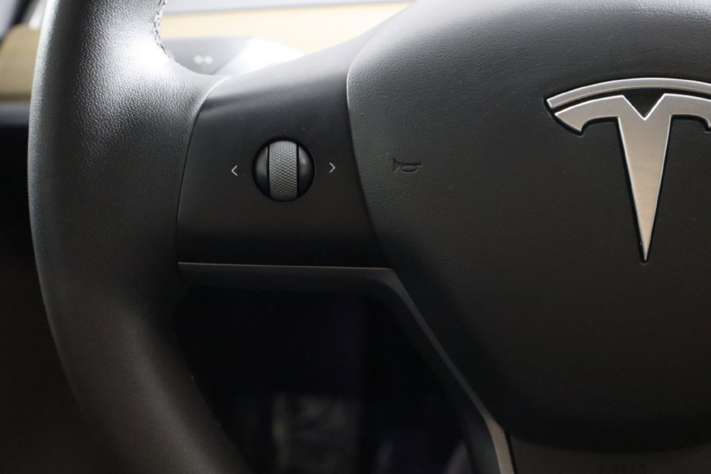 Used 2021 Tesla Model Y Long Range AWD/4WD image 8