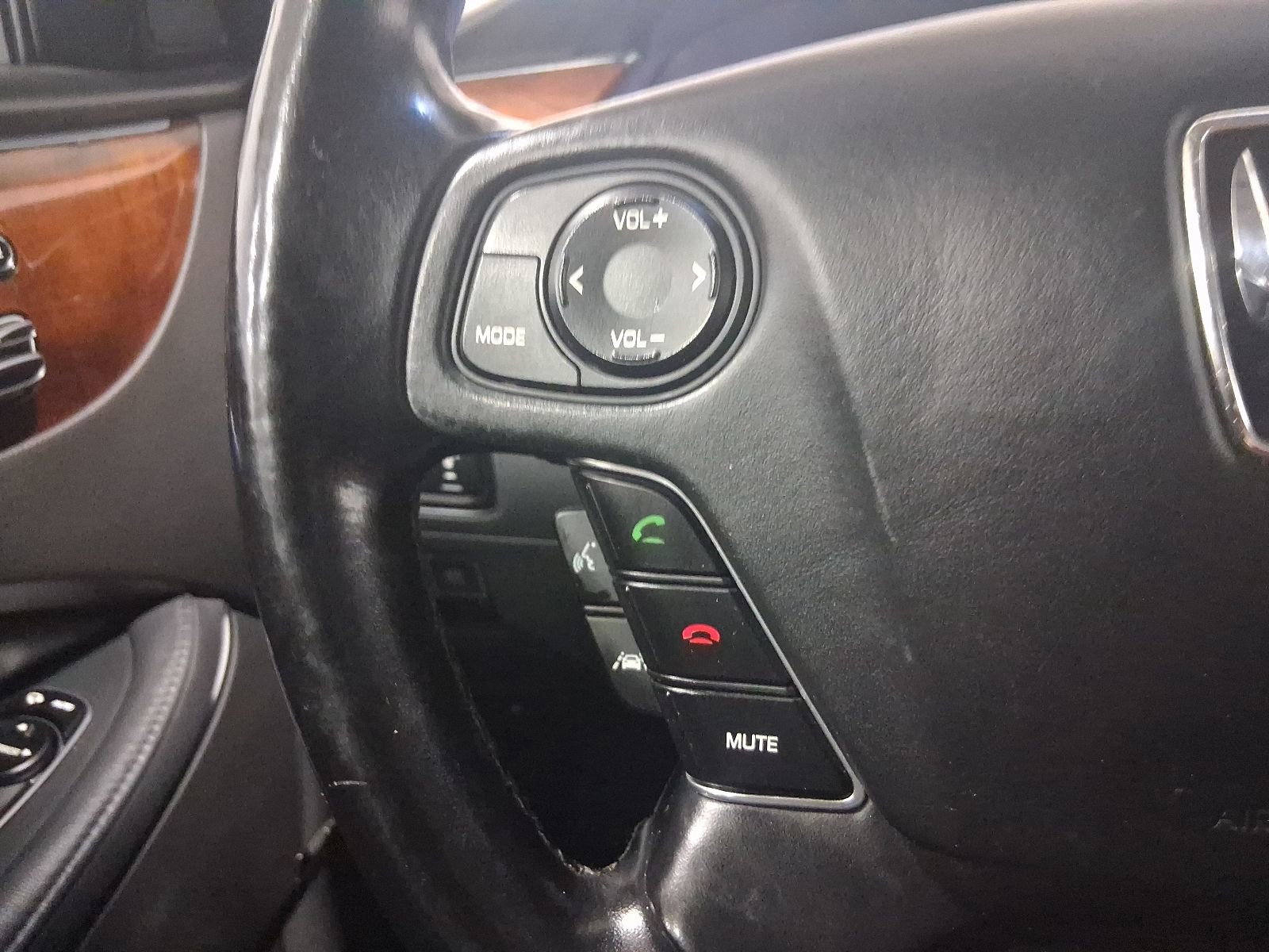 Used 2014 Hyundai Equus Signature RWD image 22