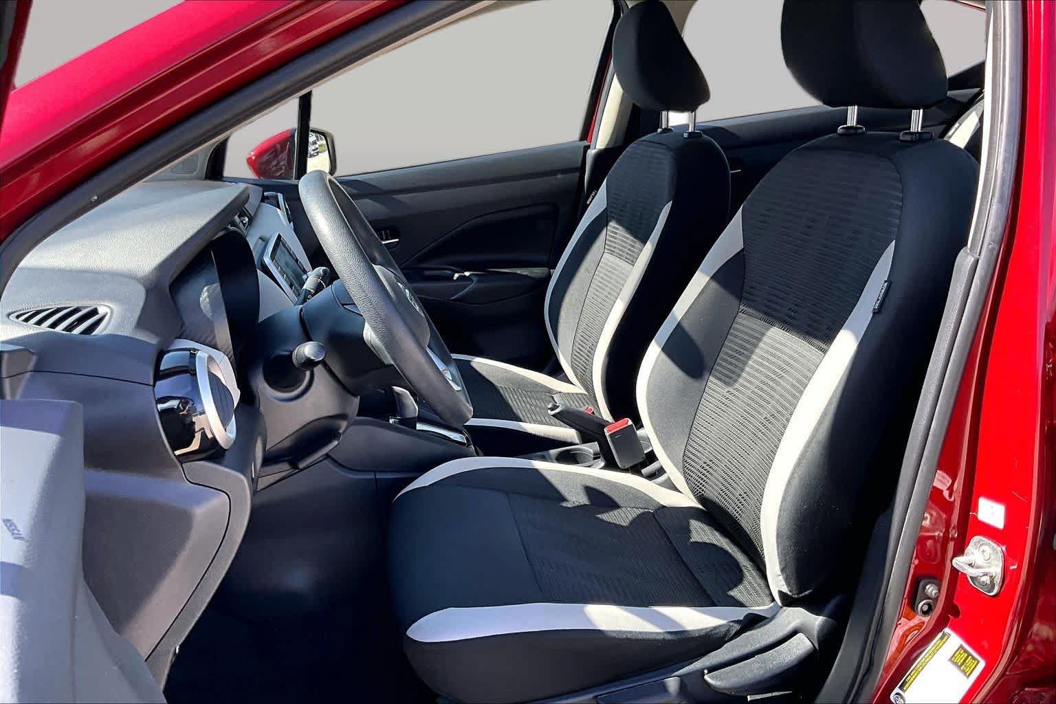 Used 2020 Nissan Versa SV FWD image 7