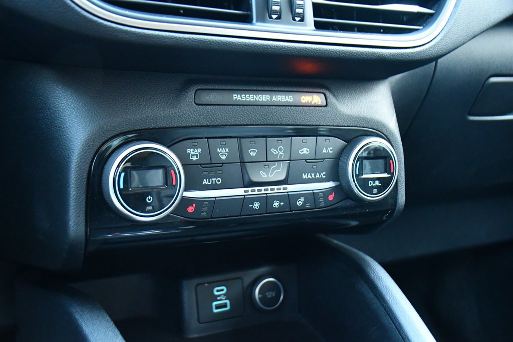 Used 2021 Ford Escape Titanium image 29