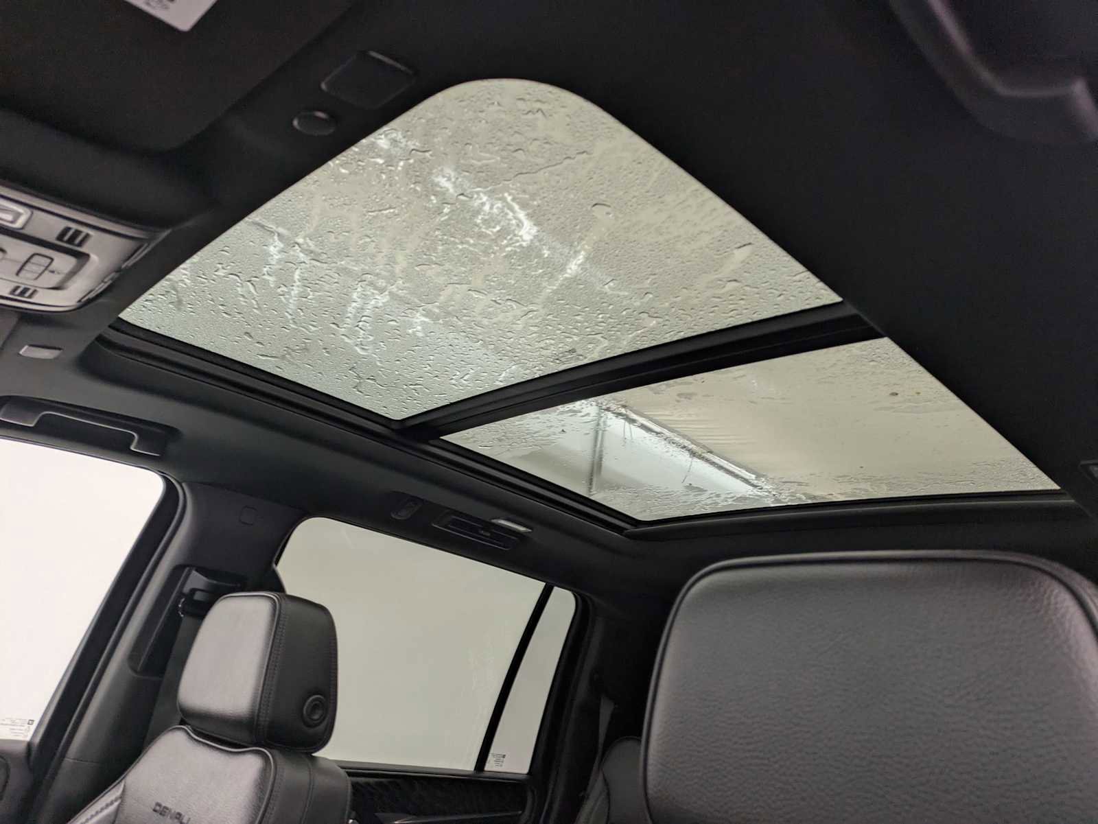 Used 2021 GMC Yukon XL Denali w/ Denali Premium Package image 23