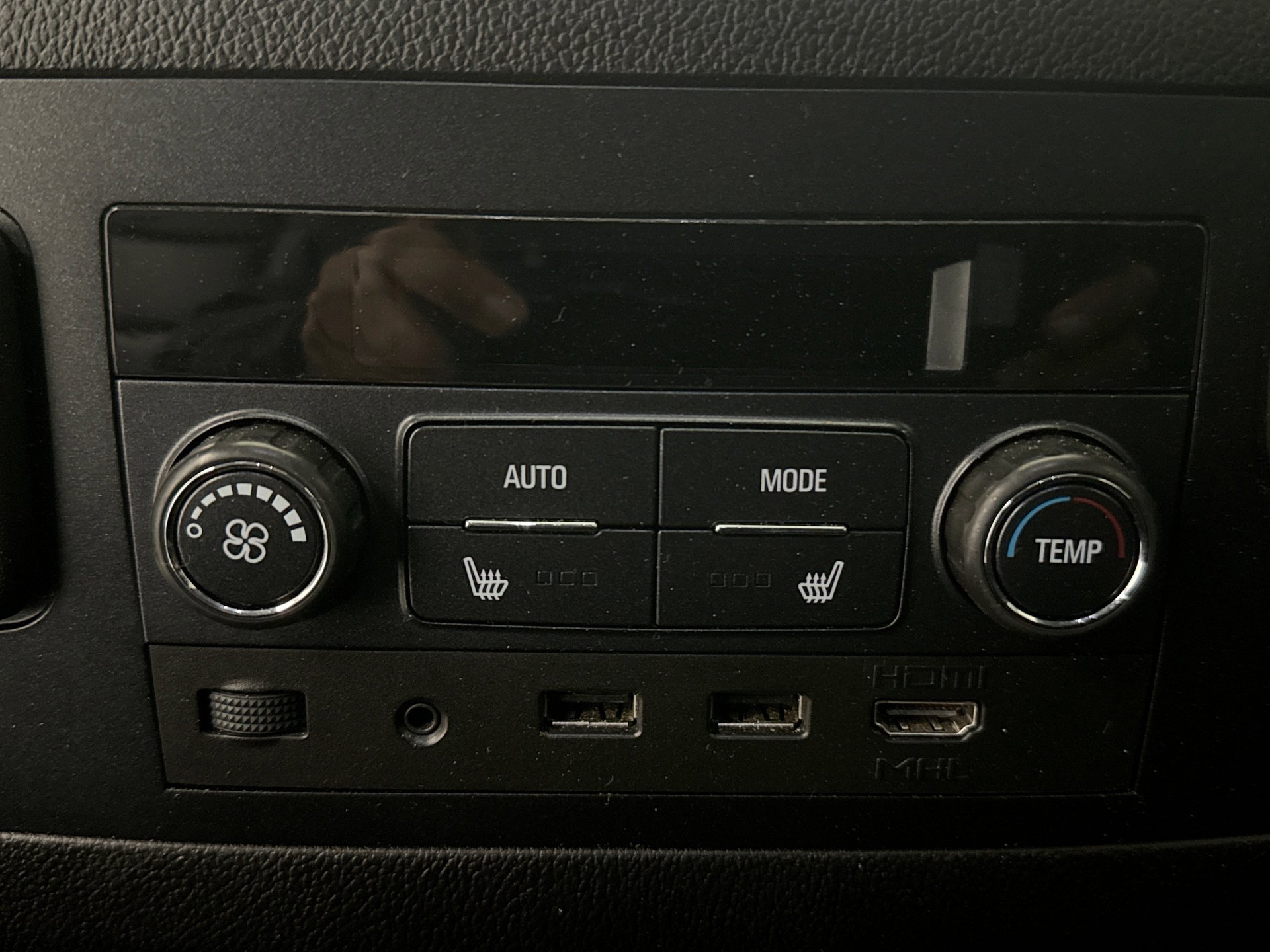 Used 2019 GMC Yukon SLT w/ Premium Edition AWD/4WD image 21