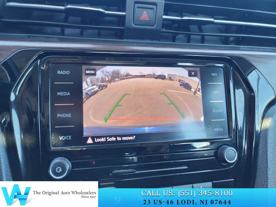 Used 2020 Volkswagen Passat 2.0T SEL image 21