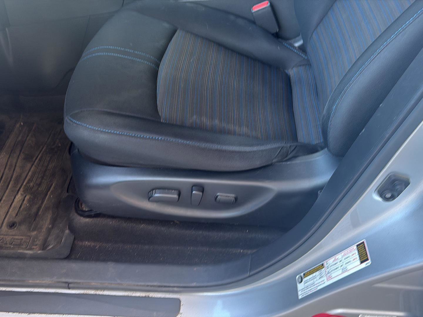 Used 2022 Nissan Leaf SV w/ SV Technology Package image 9