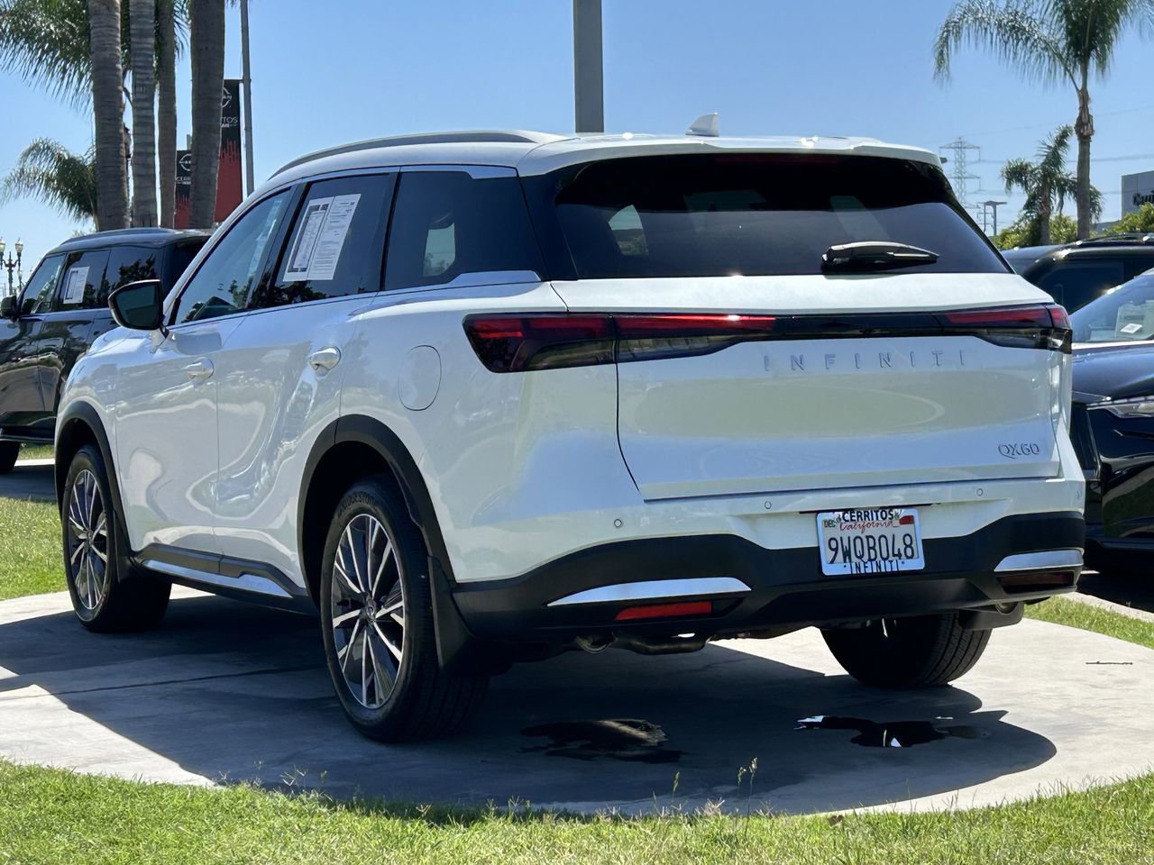 Certified 2026 INFINITI QX60 Luxe w/ Cargo Package FWD image 5