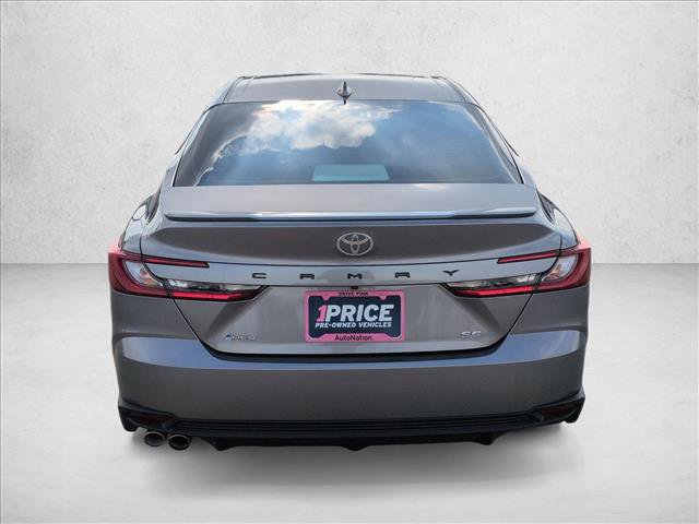 Used 2025 Toyota Camry SE image 6