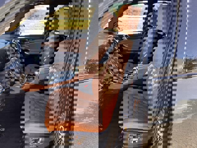 Used 2025 BMW X5 xDrive40i w/ M Sport Package image 23