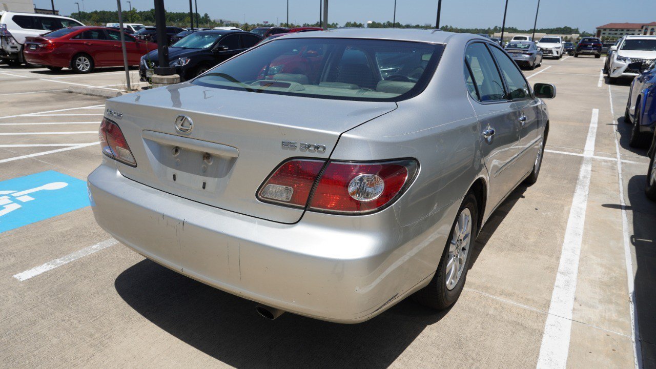 Used 2002 Lexus ES 330 w/ Premium Pkg FWD image 6