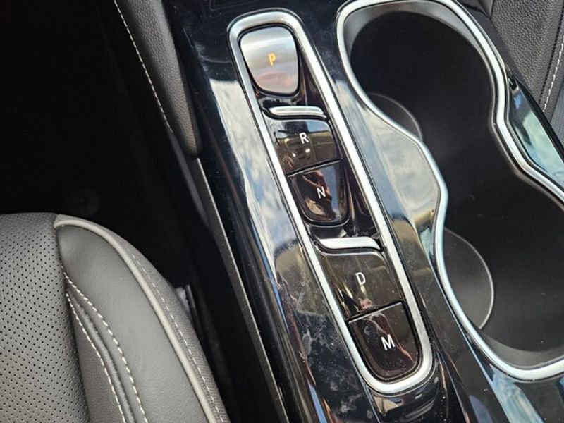 Used 2021 Buick Envision Avenir w/ Technology Package II image 18