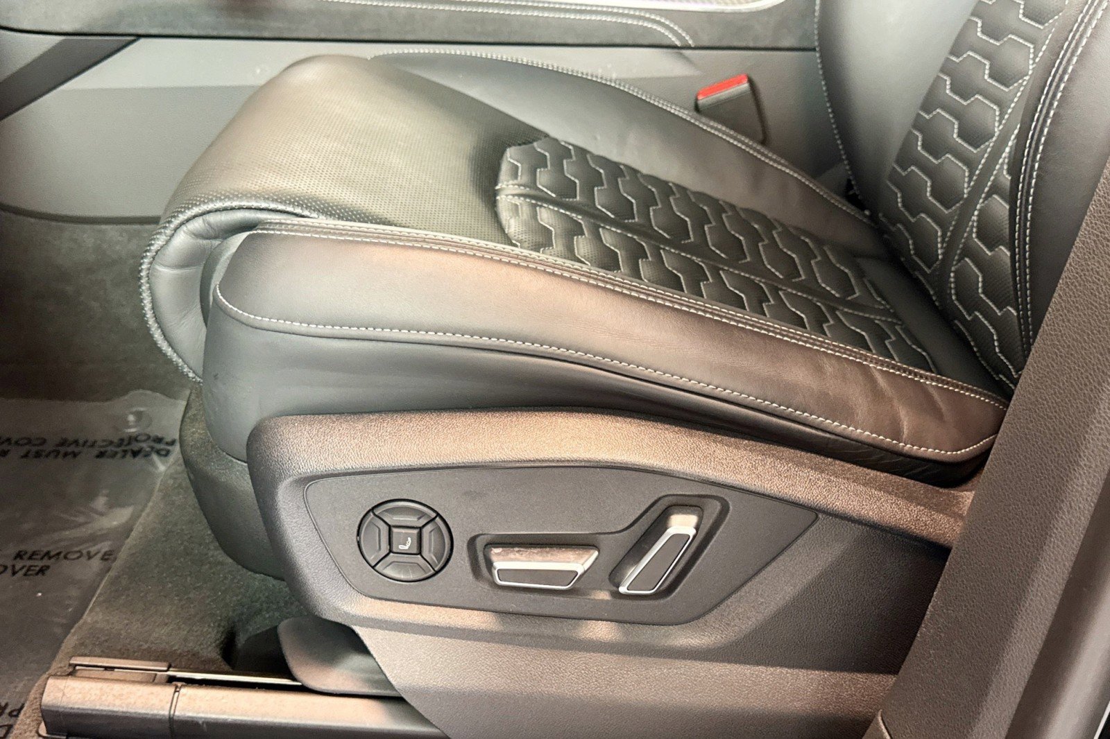 Used 2024 Audi RS Q8 image 18