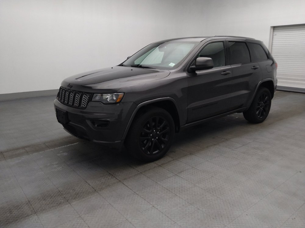 Used 2019 Jeep Grand Cherokee Altitude AWD/4WD image 2