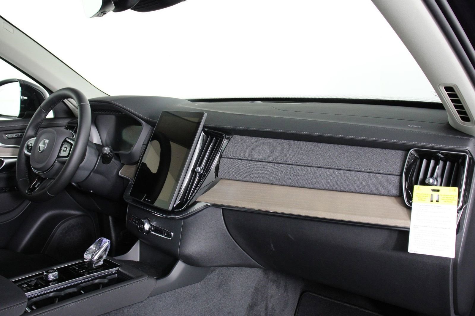 New 2026 Volvo XC90 B5 Core image 9