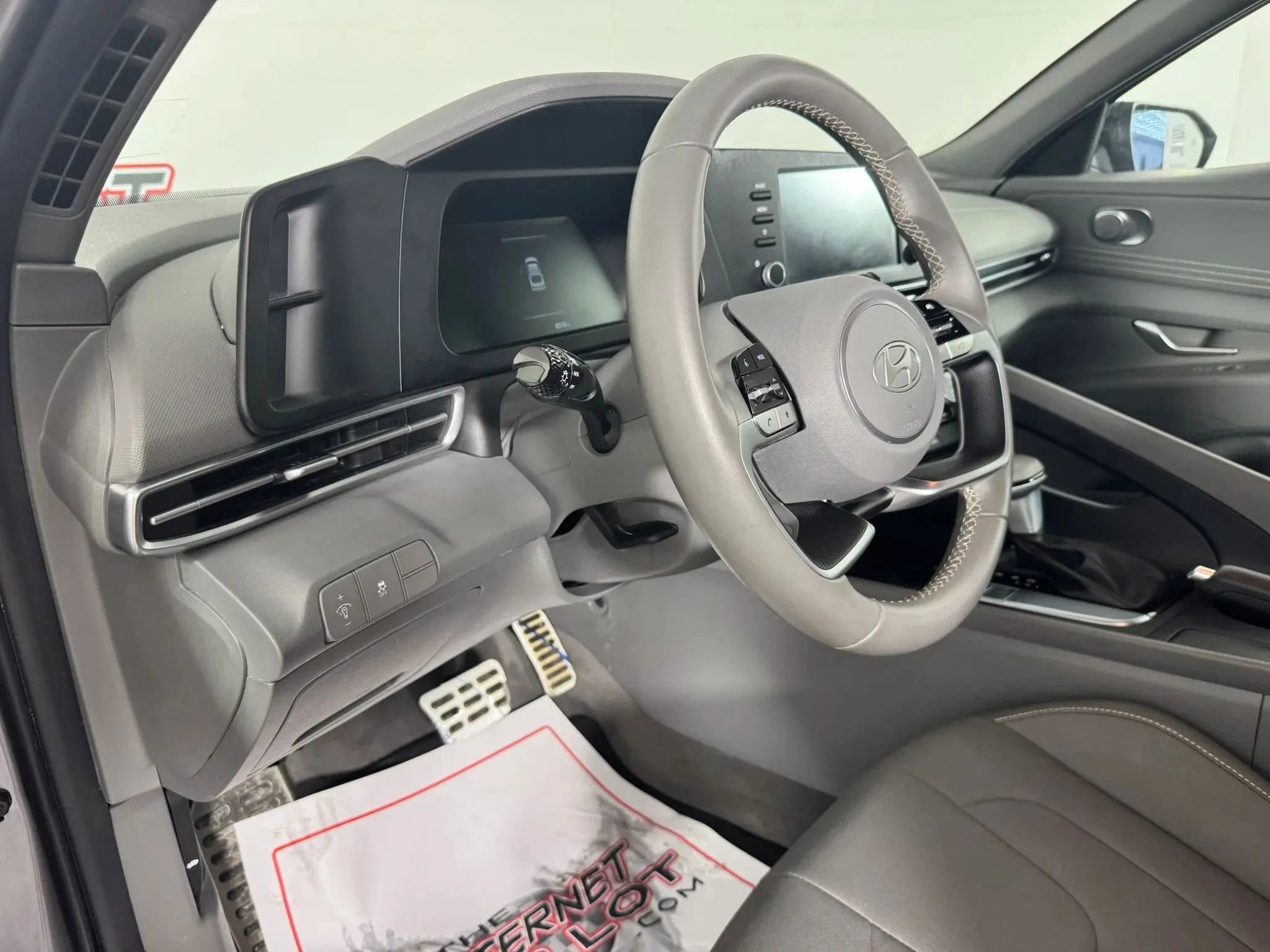 Used 2025 Hyundai Elantra Sport FWD image 10