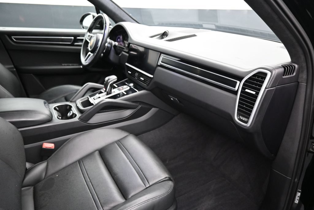 Used 2023 Porsche Cayenne GTS AWD/4WD image 22