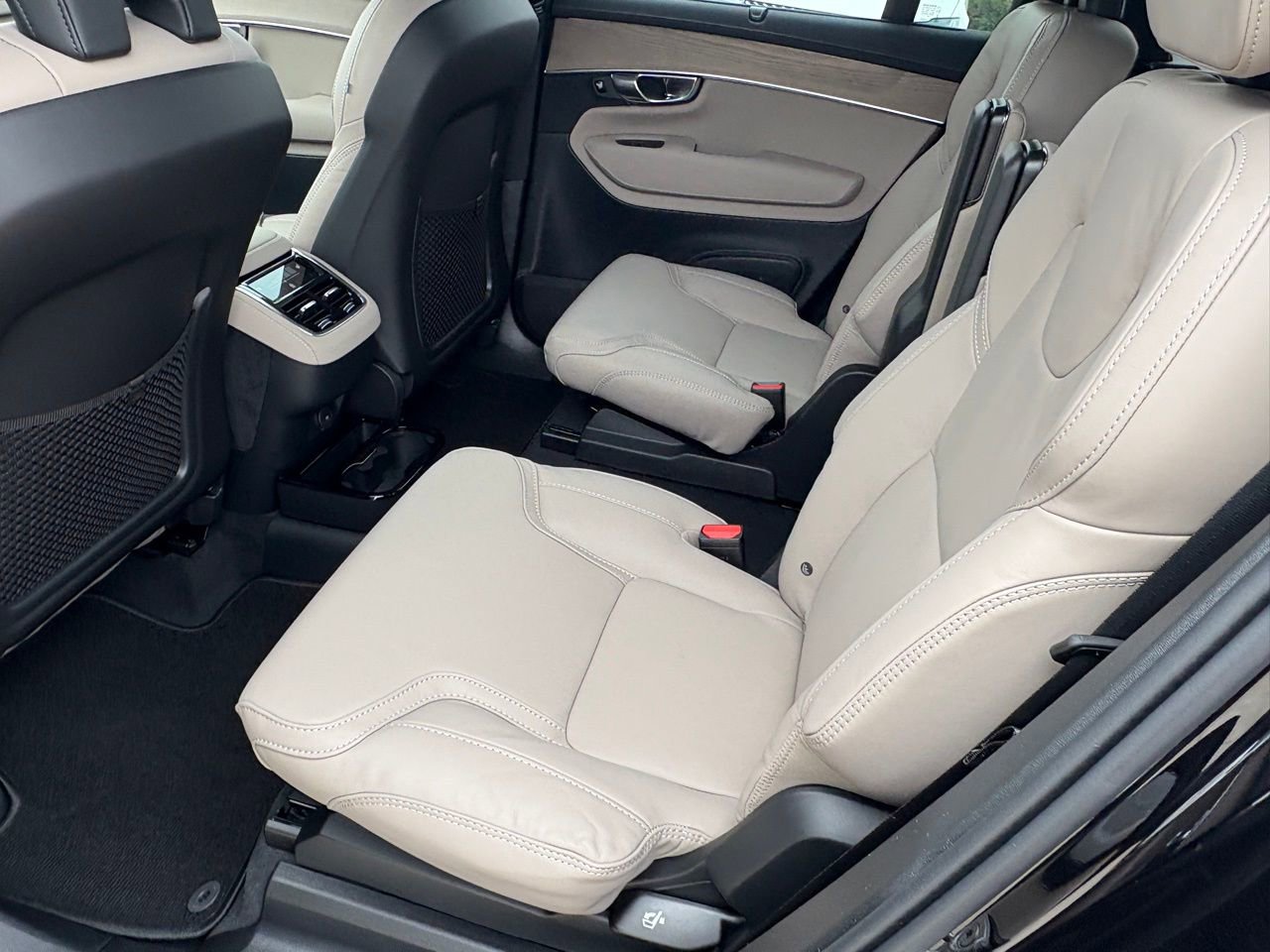New 2026 Volvo XC90 B6 Ultra w/ Protection Package Premier image 23