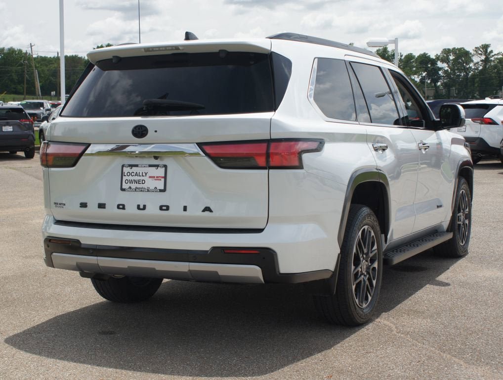 Used 2023 Toyota Sequoia Limited w/ Tow Technology Package AWD/4WD image 21